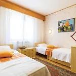 Daire 2 Bedroom Amazing In Kolavici *