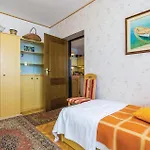 2 Bedroom Amazing In Kolavici Veprinac