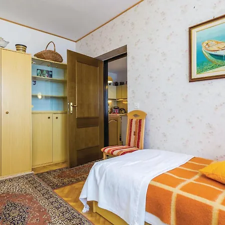 2 Bedroom Amazing In Kolavici Veprinac