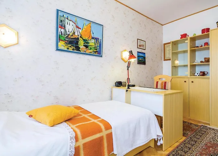 2 Bedroom Amazing In Kolavici