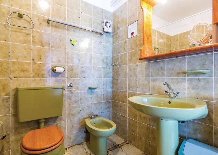 Lejlighed 2 Bedroom Amazing In Kolavici