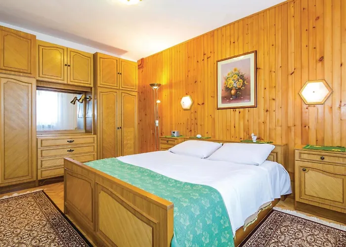 2 Bedroom Amazing In Kolavici Veprinac