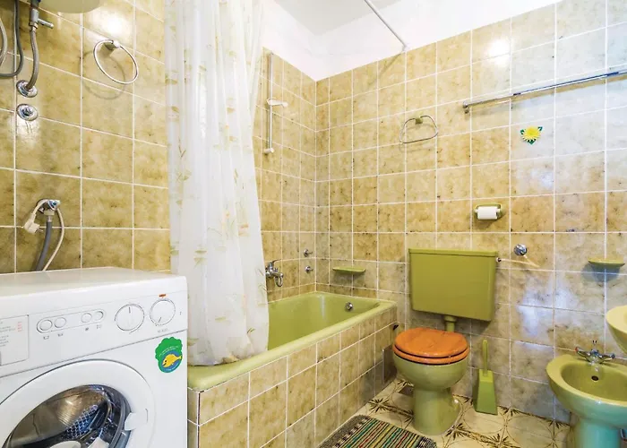 Lejlighed 2 Bedroom Amazing In Kolavici *