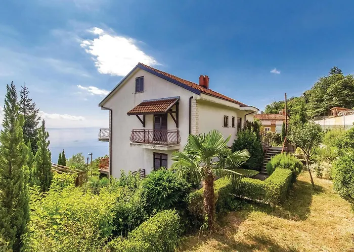 Lejlighed 2 Bedroom Amazing In Kolavici