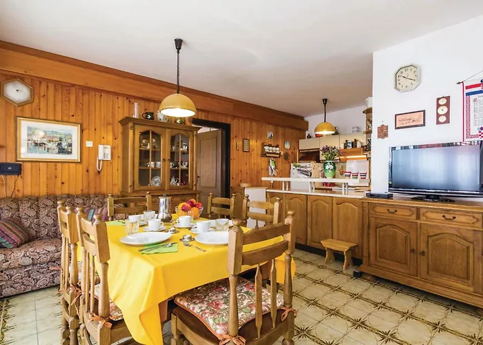 Lejlighed 2 Bedroom Amazing In Kolavici *
