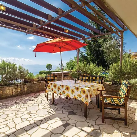 Apartment 2 Bedroom Pet Friendly In Kolavici