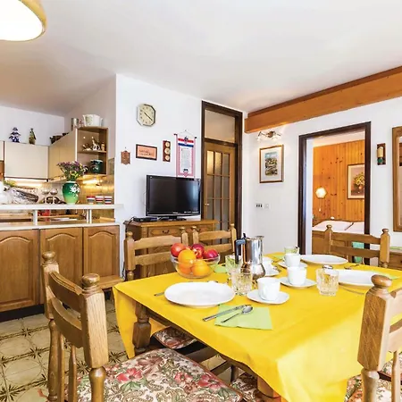Apartment 2 Bedroom Pet Friendly In Kolavici Veprinac