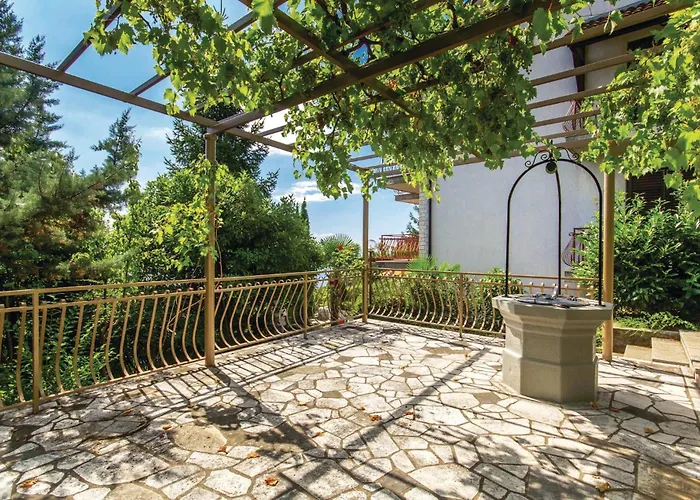 Apartment 2 Bedroom Amazing In Kolavici Veprinac